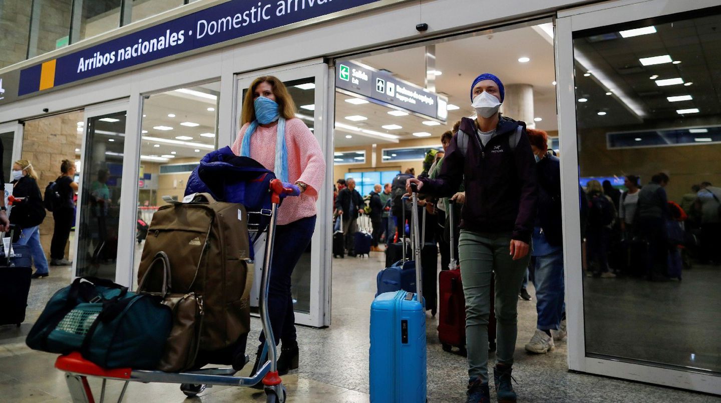 Demoras Y Cancelaciones En Aeroparque Por Una Protesta De Trabajadores