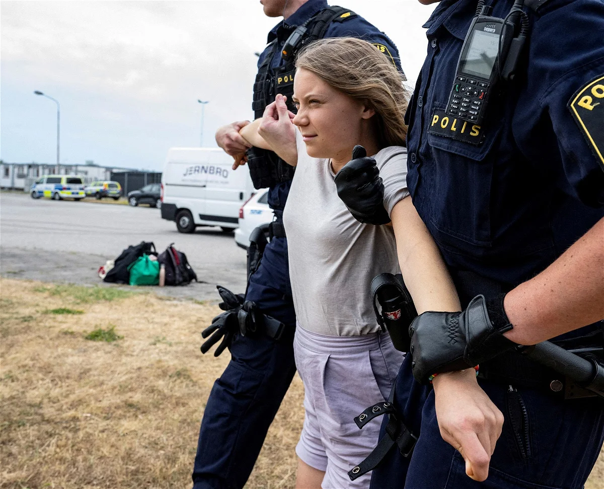 Greta Thunberg Fue Multada Por Desobedecer A La Polic A En Una Protesta