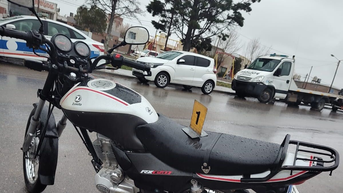 Mujer Herida Al Ser Embestida Por Una Moto Radio 3 Cadena Patagonia