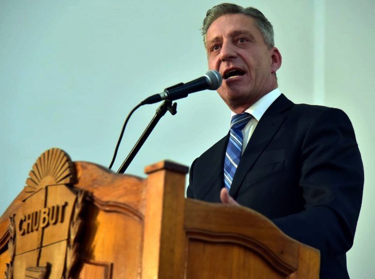 “Basta de extorsiones, trabajen para la provincia”