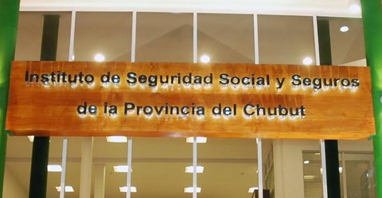 Médicos cortan nuevamente los servicios a Seros