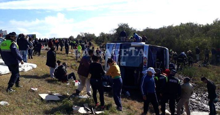 Tragedia con un micro de jubilados en Tucumán: son 15 los muertos y 44 heridos