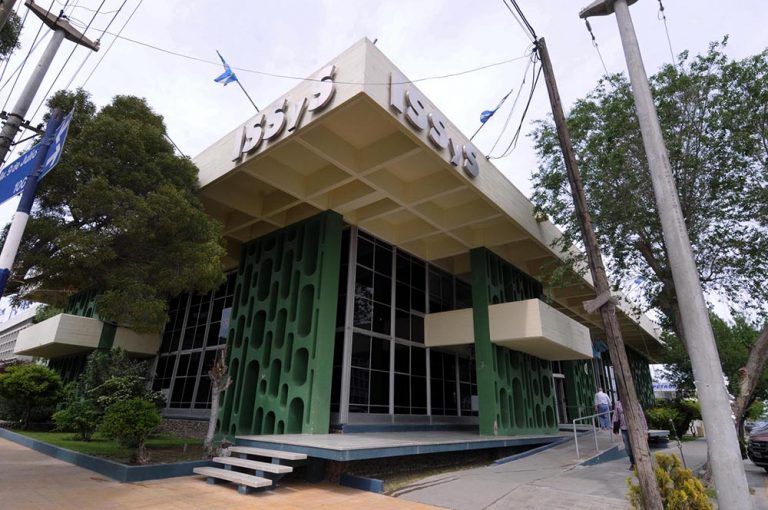Médicos cortan nuevamente las prestaciones a Seros