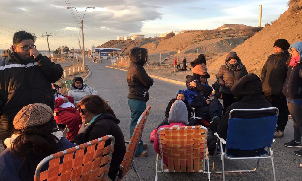 Ordenaron desalojo bloque playa de combustibles