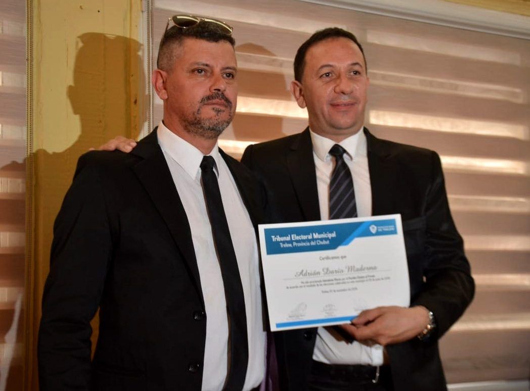 Diploms autoridades electas Trelew