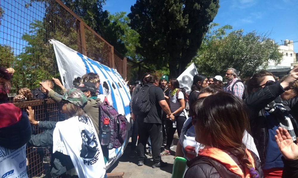 En medio de incidente en Rawson, detuvieron al secretario general de ATECh