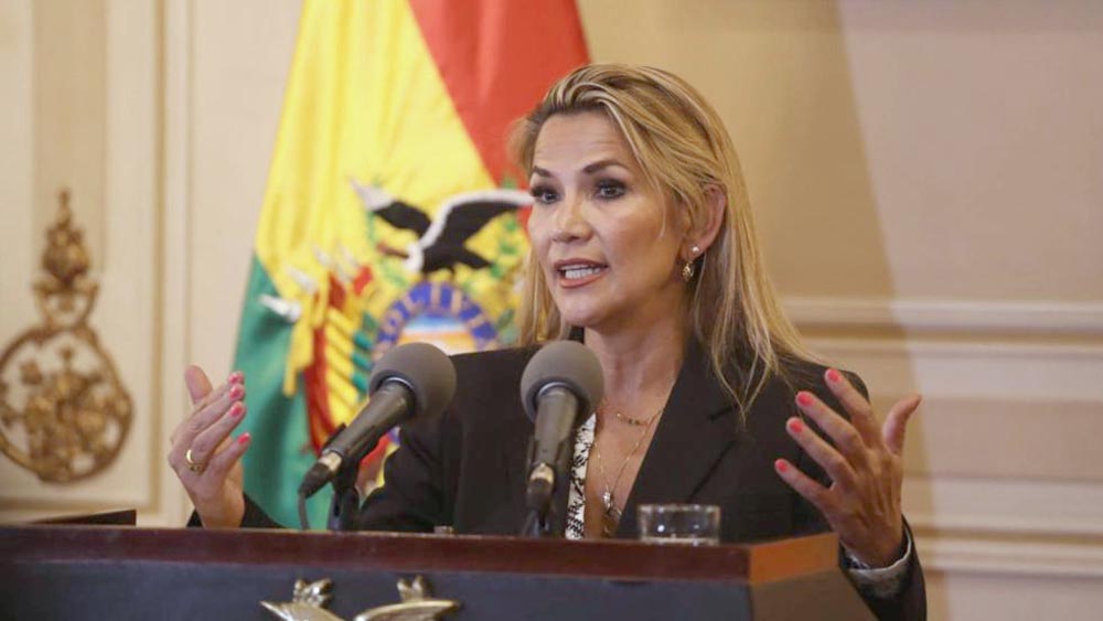 Bolivia: Áñez exime a las FFAA de castigos en caso de “excesos”