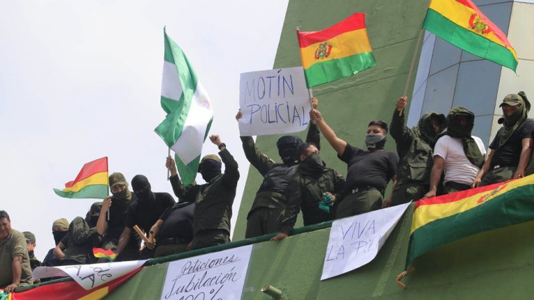 Tensión en Bolivia: llamado al diálogo, motines y renuncias