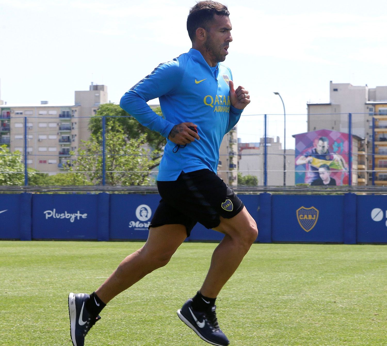 Tevez tiene tomada una decisión de cara a su futuro - 24CON