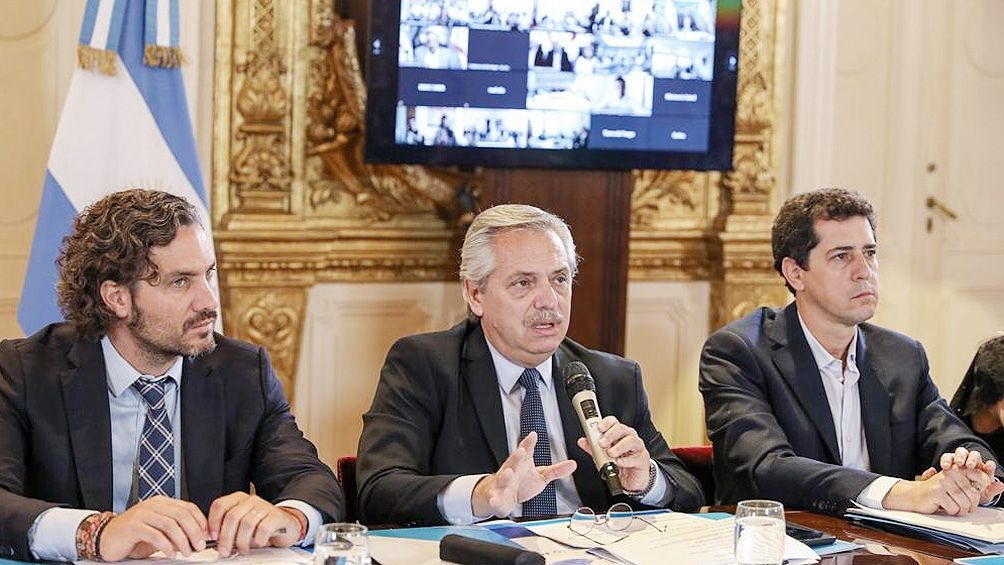 El Gobierno nacional oficializó hoy la prórroga del aislamiento social, preventivo y obligatorio a causa de la pandemia del coronavirus en el Área Metropolitana Buenos Aires (AMBA), Jujuy, y San Fernando en Chaco.