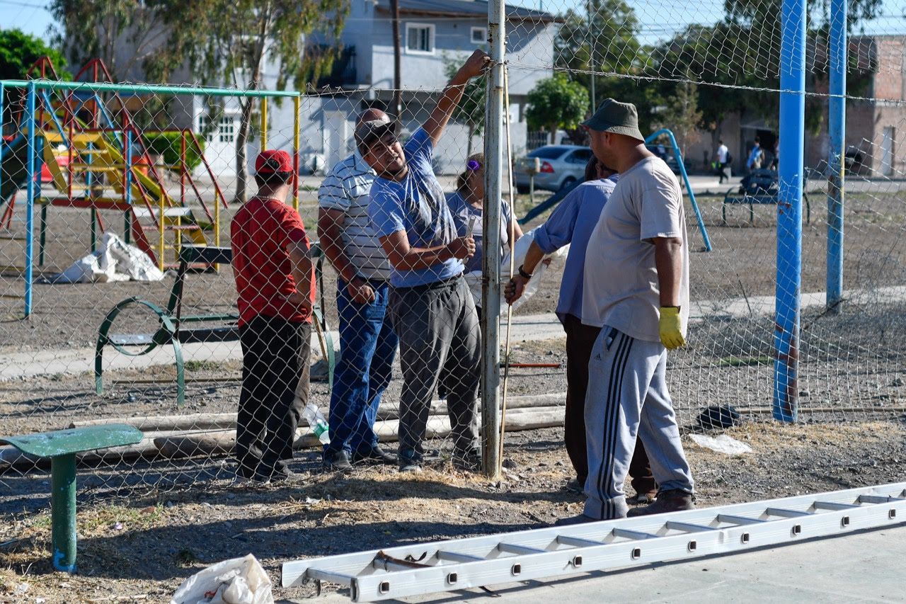 Iniciaron la puesta en valor de la plaza de barrio Etchepare
