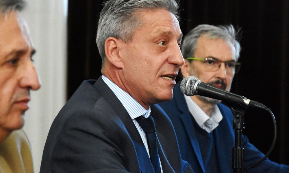 Arcioni respaldo a Paulino Gómez