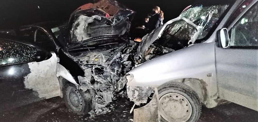 Seis hospitalizados tras choque frontal en acceso a Trelew - Radio 3 ...