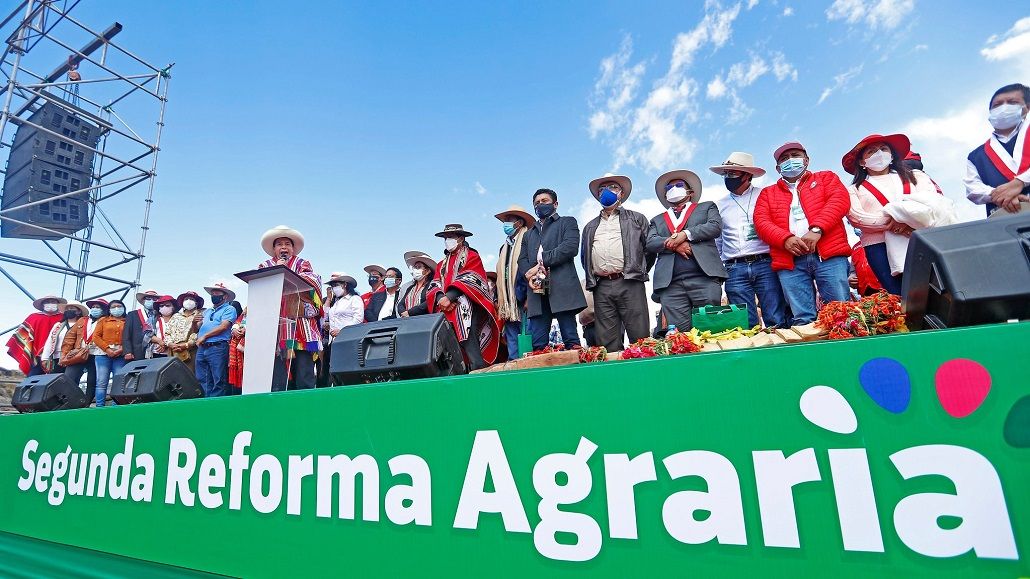 Pedro Castillo anunció una "segunda reforma agraria" en Perú - Radio 3  Cadena Patagonia