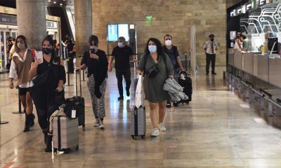 Demoras, desvíos y cancelaciones de vuelos en Ezeiza y Aeroparque por  niebla - Radio 3 Cadena Patagonia