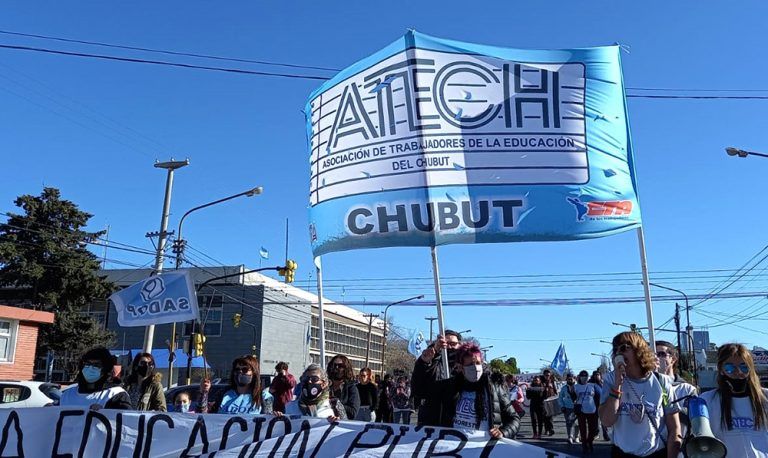 Provincia convocó a la ATECH