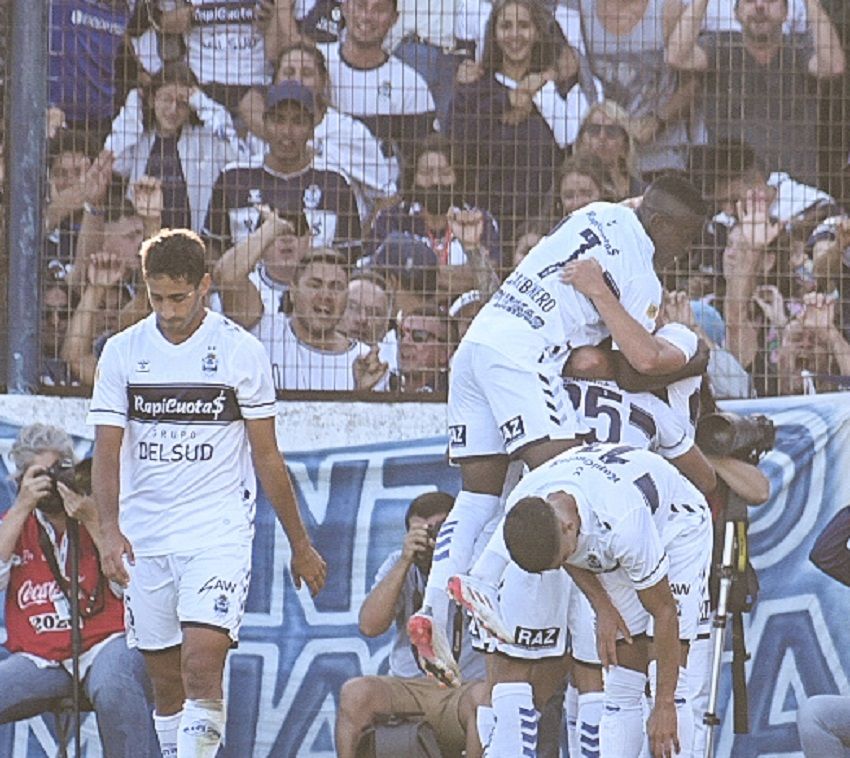 Gimnasia se hizo fuerte en el Bosque y venció 1-0 a San Lorenzo - Radio ...