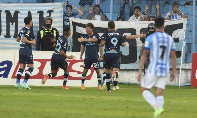 Racing goleó a Atlético Tucumán