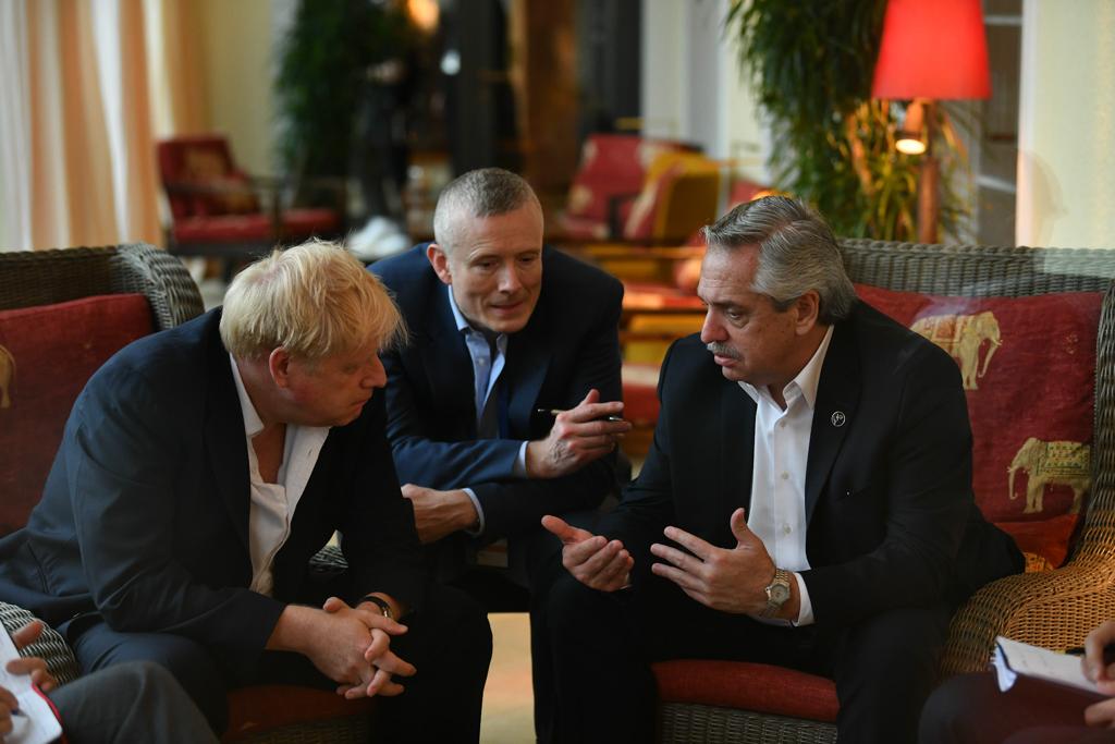 Alberto Fernández con Boris Johnson