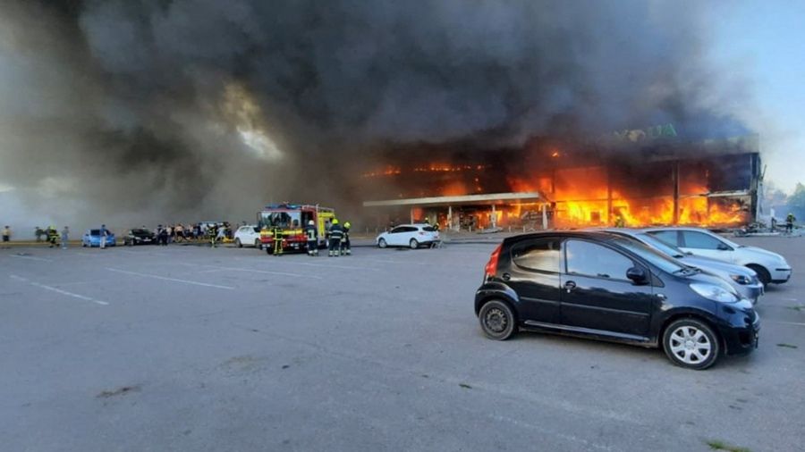 Bombardeo a shopping en Ucrania