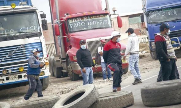 Paro de transportistas en Perú