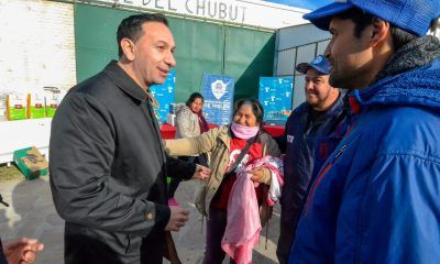 Adrián Maderna con productores de Trelew