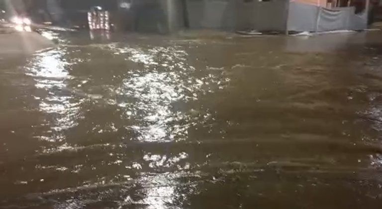 Varios barrios de Trelew sin agua por una rotura en el acueducto