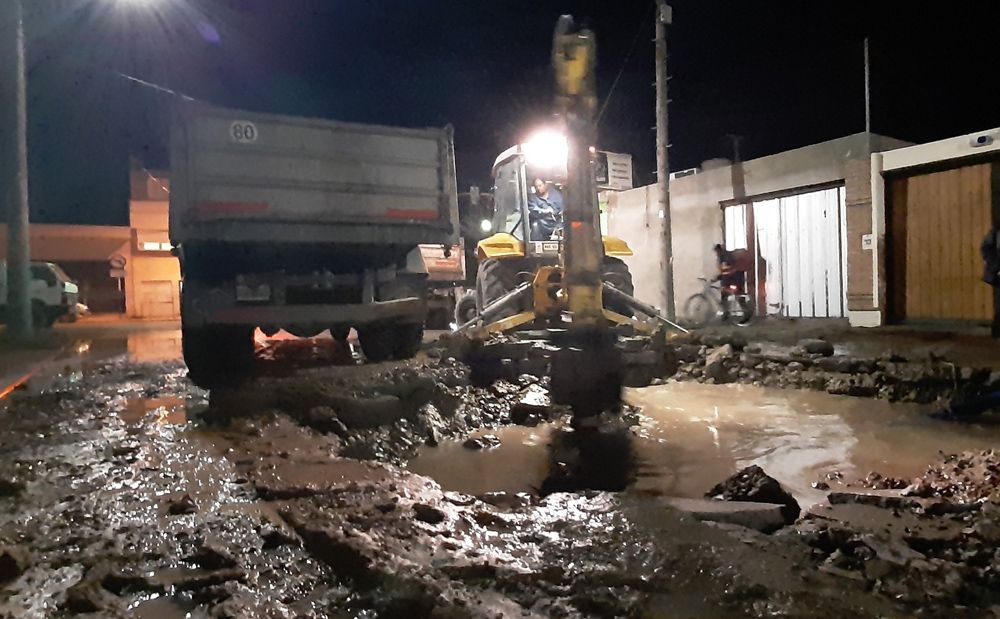 Varios barrios de Trelew sin agua por una rotura en el acueducto