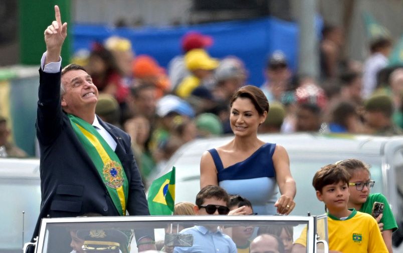 Bolsonaro ignorou o bicentenário, levou milhares às ruas e se gabou de seu vigor sexual