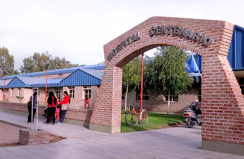 Paro en el hospital y centros de Salud de Centenario en reclamo por