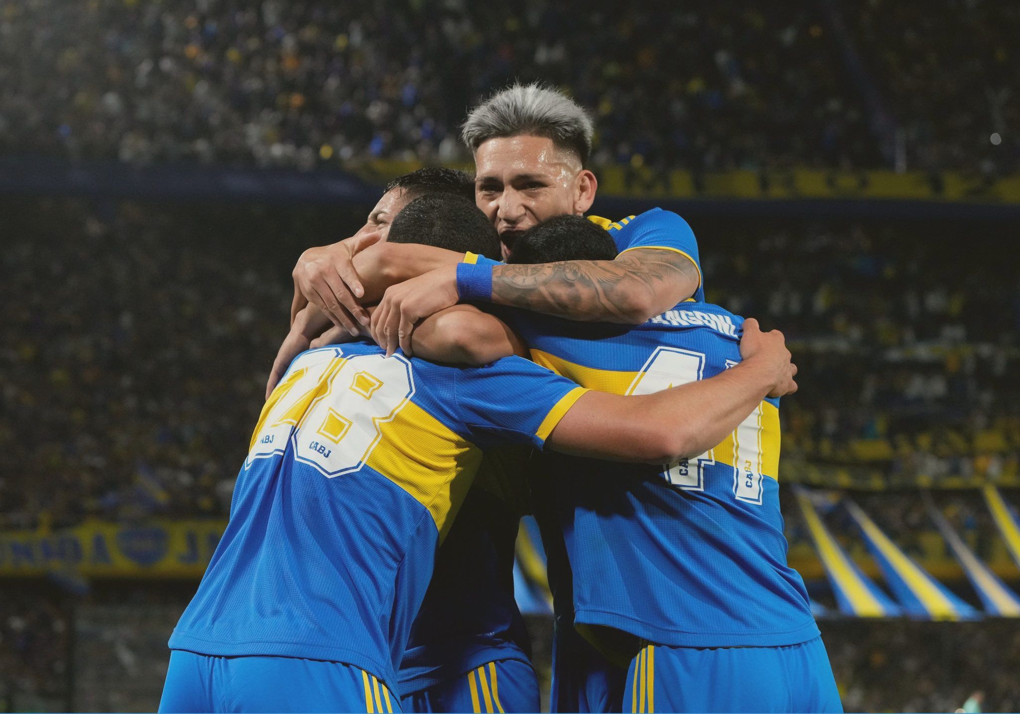 Boca le ganó 1-0 a Vélez en la Bombonera y es el único líder de la Liga ...