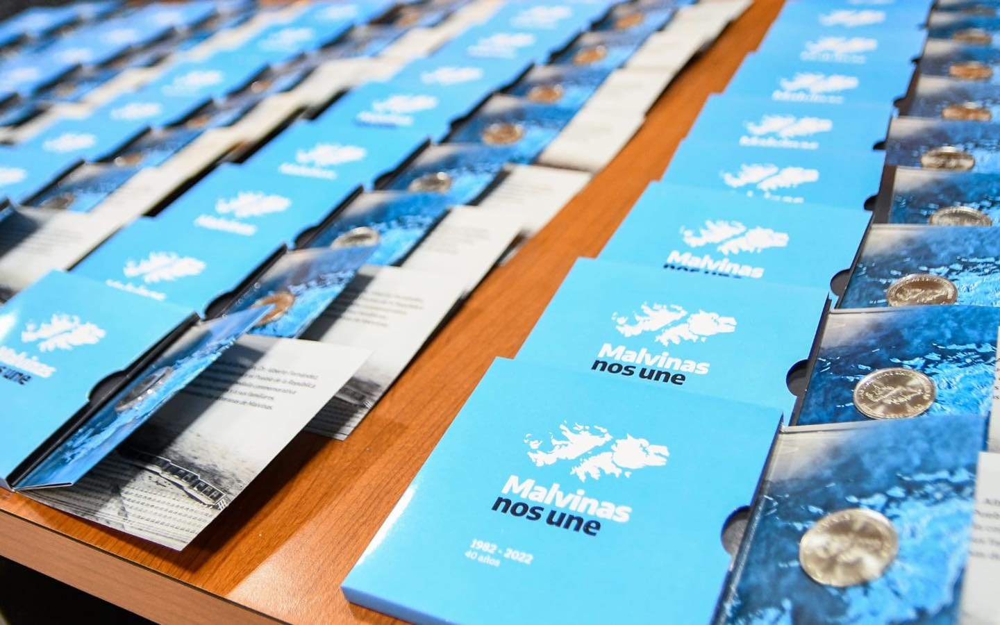 Entrega de medallas conmemorativas a veteranos de Malvinas de Puerto Madryn