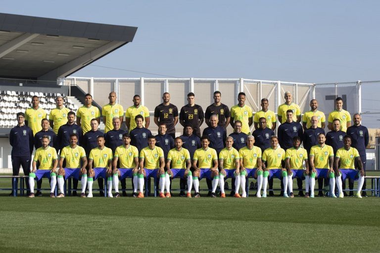 Brasil realizó su último entrenamiento en Italia y se sacó la foto oficial antes de partir a Qatar