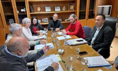 Adrián Maderna con representantes del OMRESP y el Concejo Deliberante en Trelew