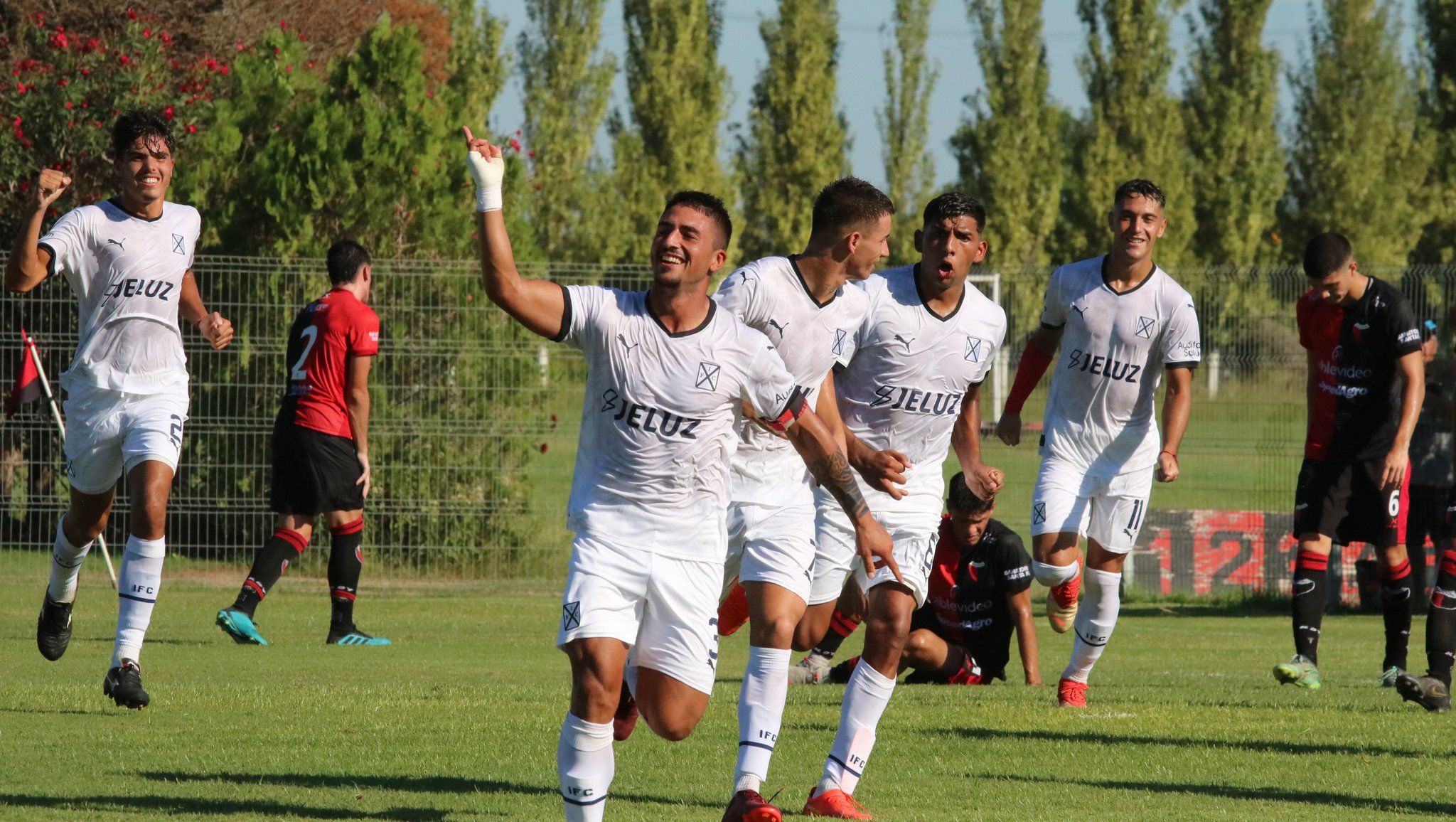 Reserva: Independiente Goleó A Colón En Santa Fe - Radio 3 Cadena Patagonia