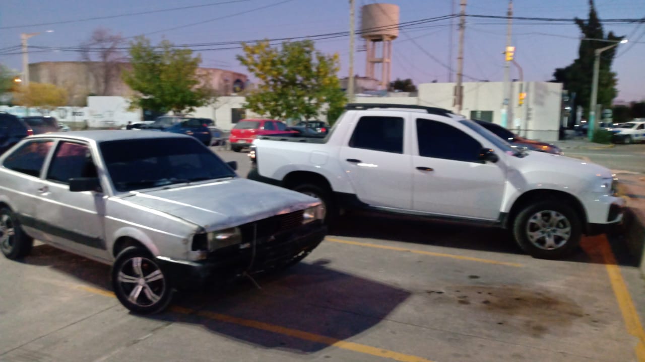 Intento de robo de rueda de auxilio a policía de Trelew