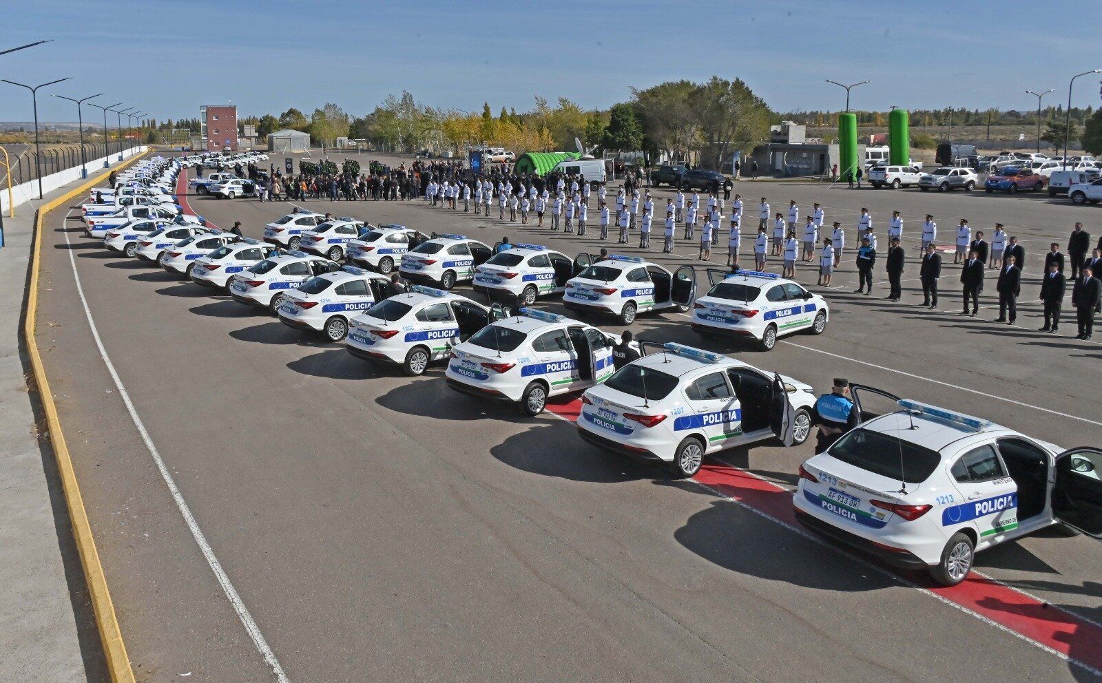 MirÁ Las Fotos La Policía De Chubut Recibió 62 Patrulleros Y En Mayo Le Entregarán Otros 100 6359