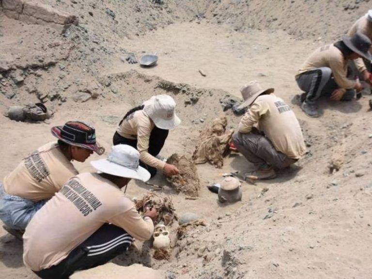 Fotos Hallan Tumba De Un Jerarca De La Cultura Preincaica En Perú Radio 3 Cadena Patagonia 2402