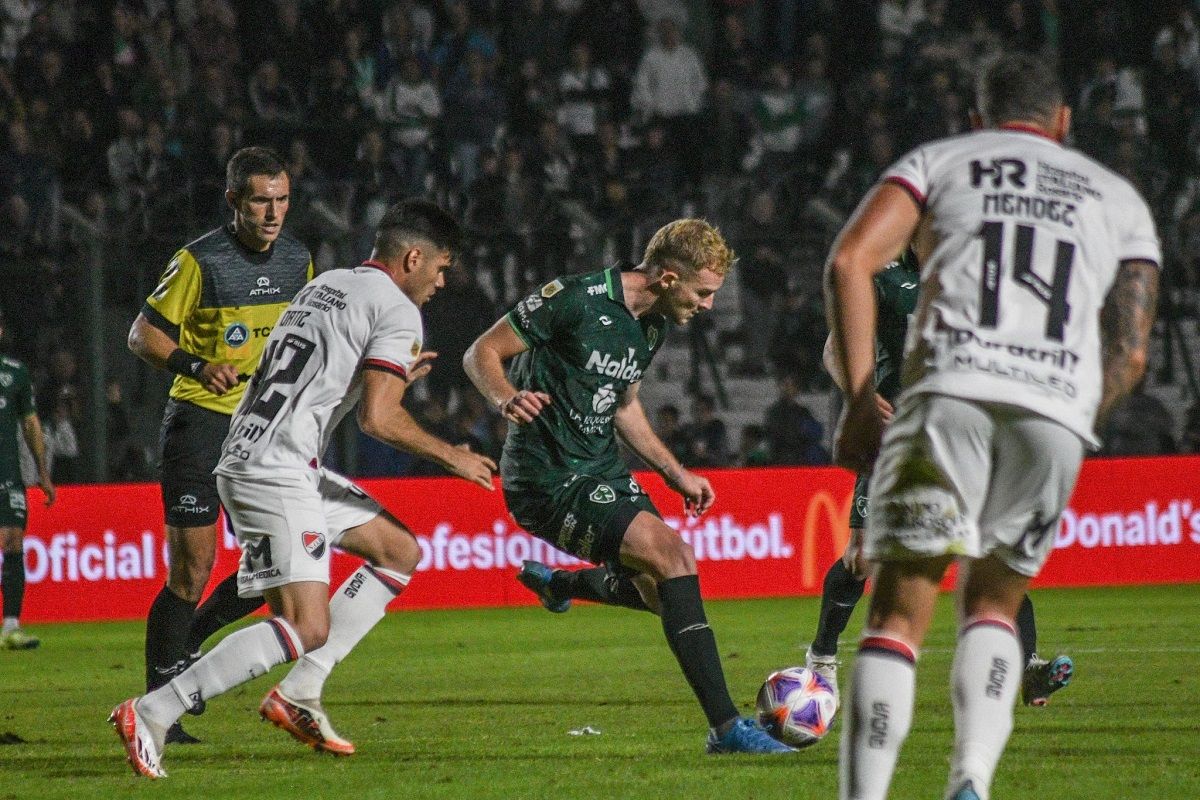 MIRÁ EL VIDEO | Sarmiento y Newell's empataron sin goles en Junín ...