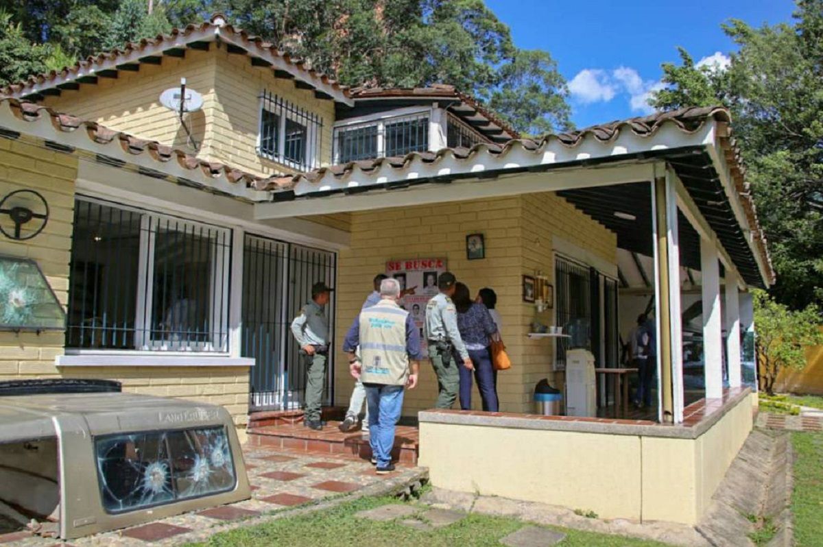 Demolieron La Casa Museo De Pablo Escobar Radio 3 Cadena Patagonia 8940