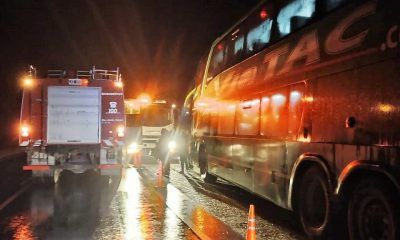 Colectivo de larga distancia varado en Ruta Nacional Nº 25