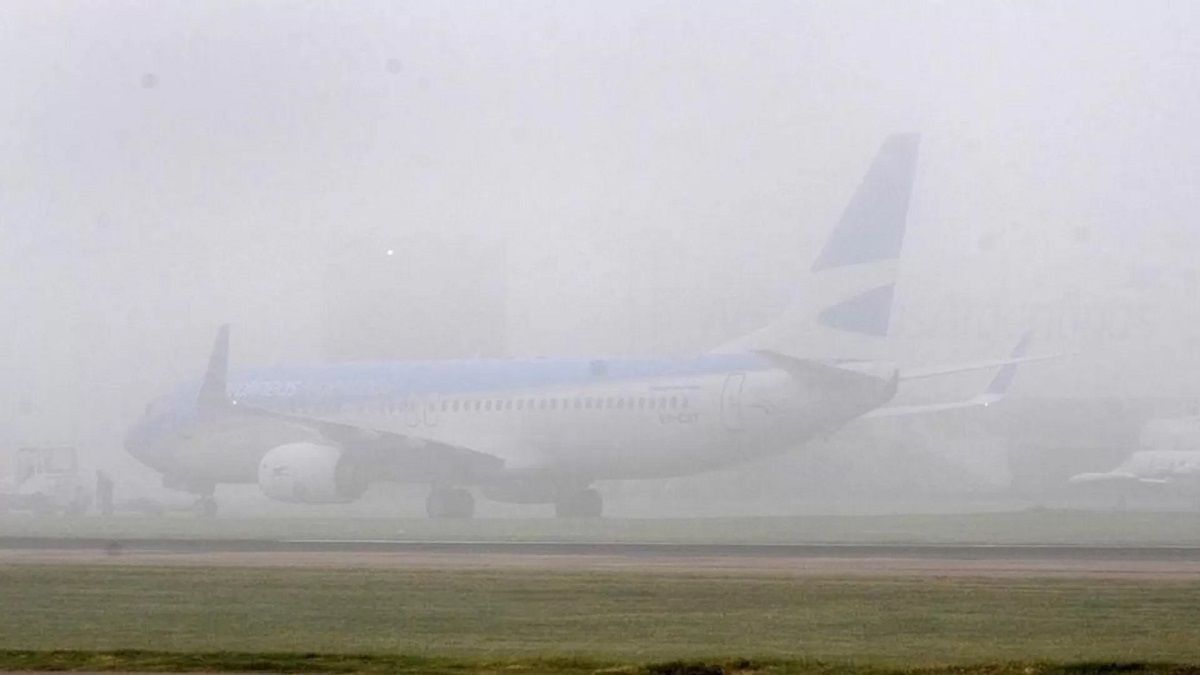 Vuelos desviados y demoras en Aeroparque por la niebla