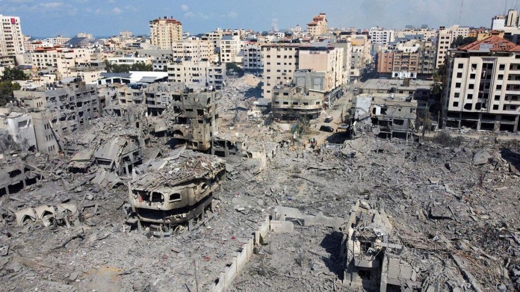 AHORA | VIDEOS | Israel lanzó mortíferos ataques aéreos en Gaza y amenaza con "asedio total"
