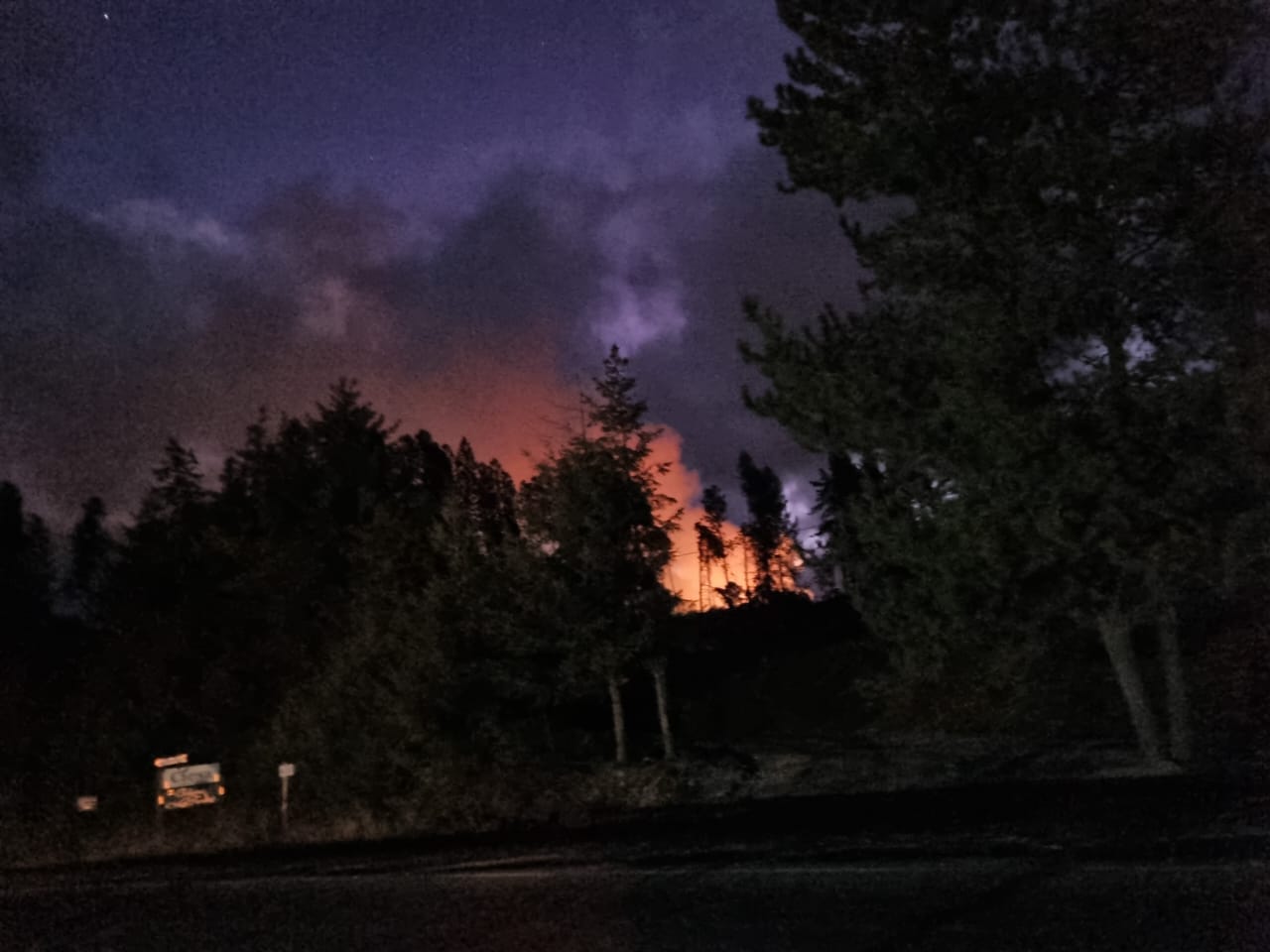 Se incendió gran parte del basural cerca de la Ruta 40 y sospechan que fue intencional