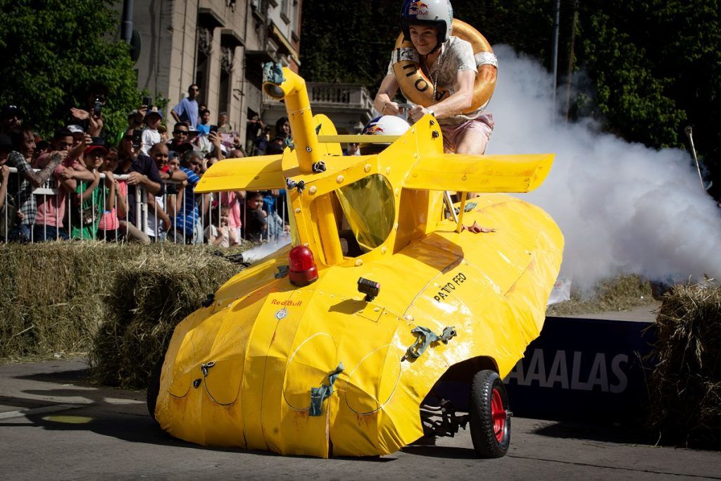 Bomberos de Luján ganaron la Carrera de Autos Locos