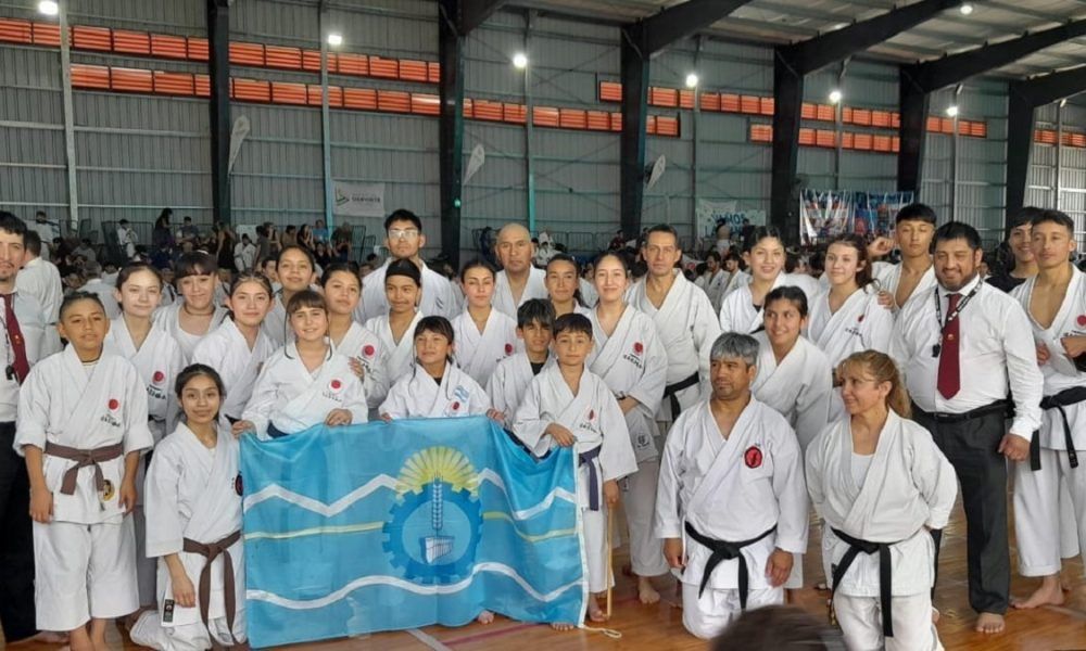 Éxito de las Escuelas Municipales de Esquel en el Torneo de Karate Do en Chaco
