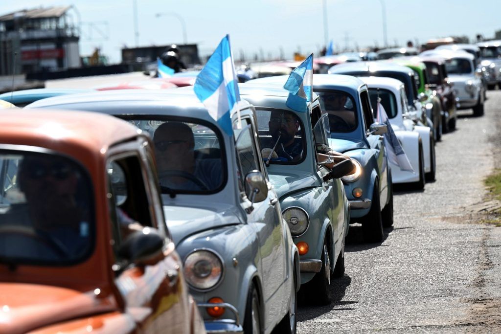 Más de 600 "Fititos" participaron de una colorida caravana en Buenos Aires