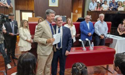 Gustavo Menna en la entrega de diplomas a las autoridades provinciales electas de Chubut