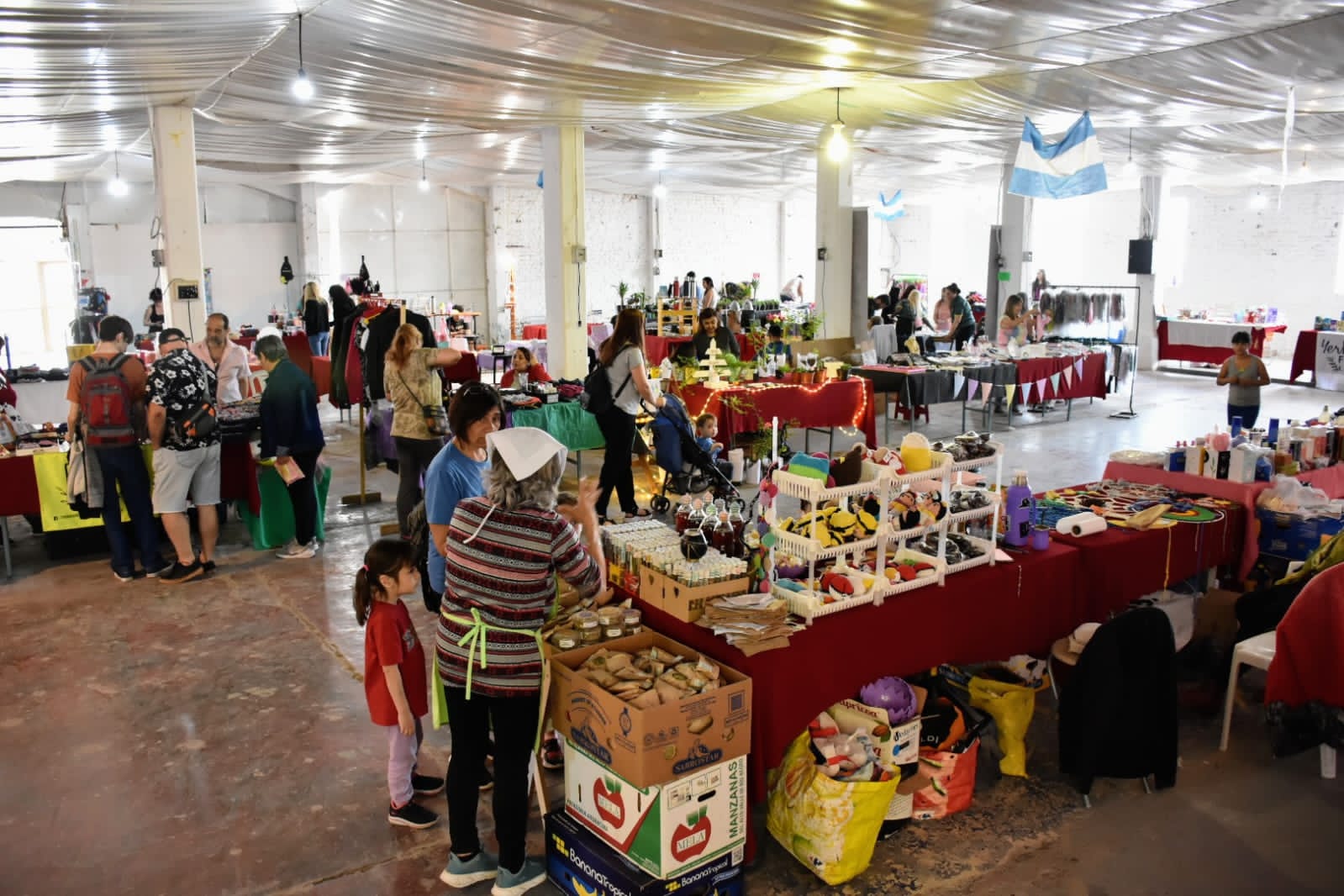 MirÁ Las Fotos Exitosa Súper Feria De Emprendedores En Trelew Radio 3 Cadena Patagonia 9417