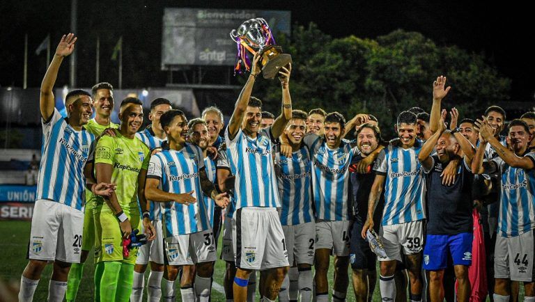 Atlético Tucumán se impuso ante Cerro Largo en Montevideo